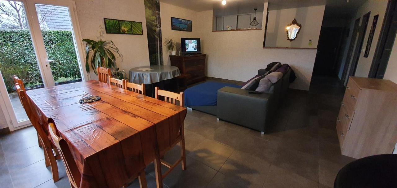 1 Chambre Privative Avec Bureau Et Cuisine Dans Maison 105 M2 Montfaucon Montfaucon  Ngoại thất bức ảnh
